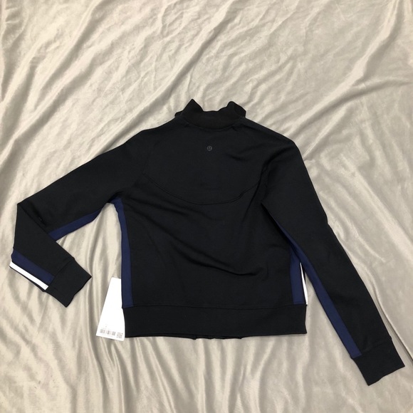 🍋 Lululemon Cover Your Tracks Jacket - Picture 4 of 5